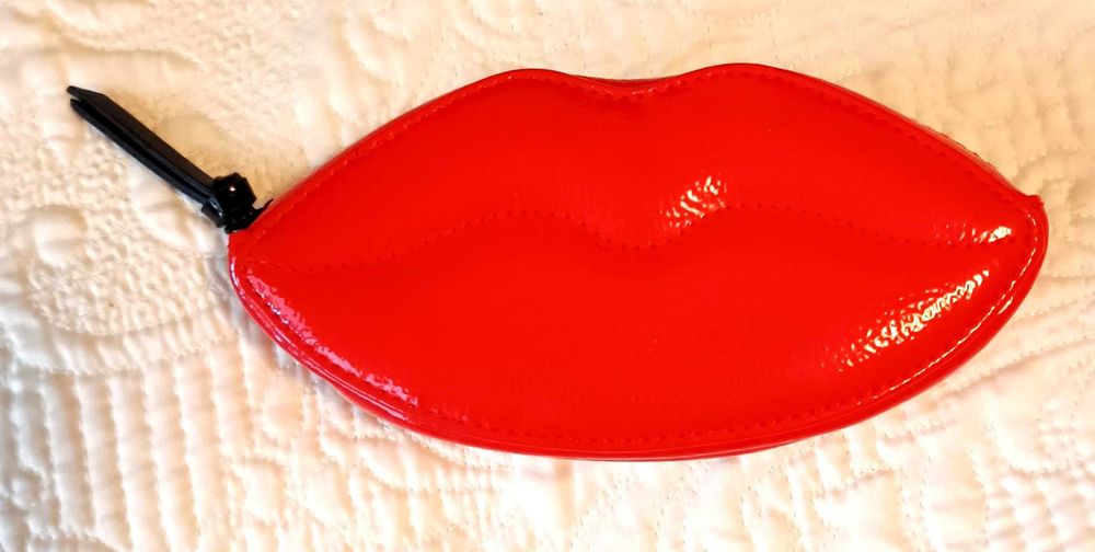 Portmonetka w kształcie ust