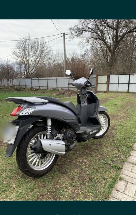 Мопед скутер 200 кубів двомісний