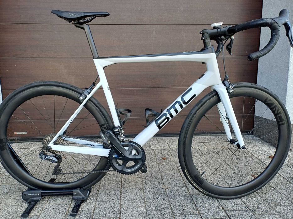 Rower szosowy BMC Teammachine Ultegra Di2 Carbon z nowymi kołami VINCI