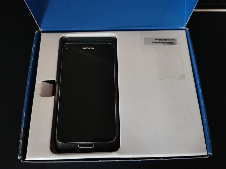 Nokia E7 kupiona w polskim salonie