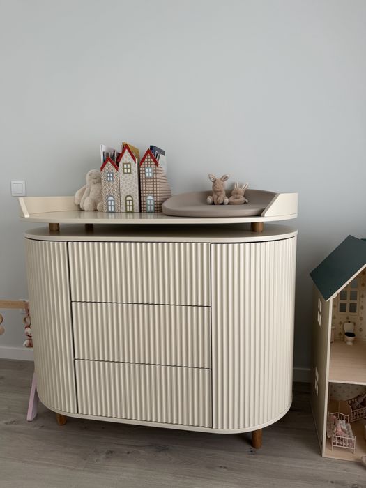 Cómoda BEGE KAI - KAS KOPENHAGEN ( trocador incluido)