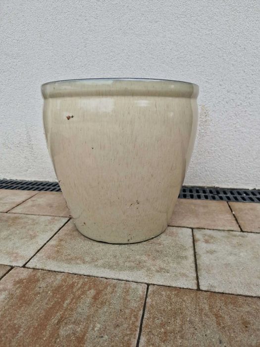 duże donice ogrodowe, donice z ceramiki, różne rozmiary