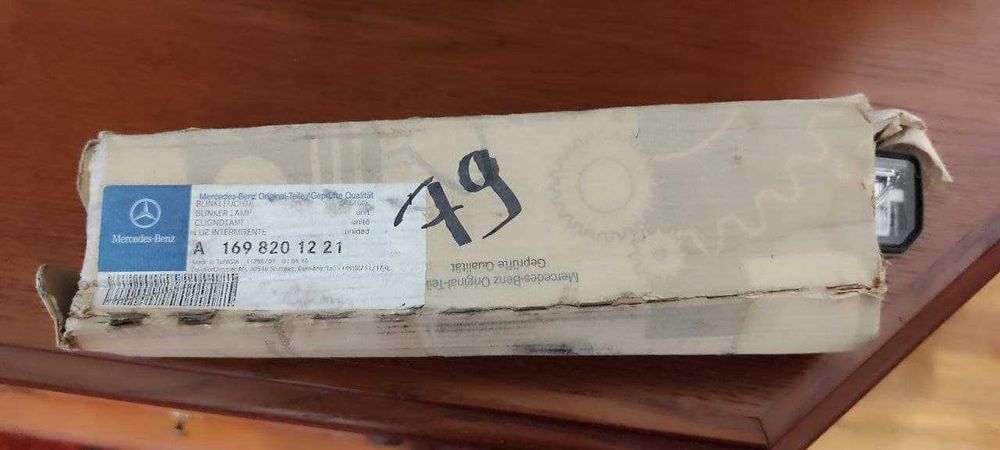 Указатель поворота в зеркале A 169 820 1221