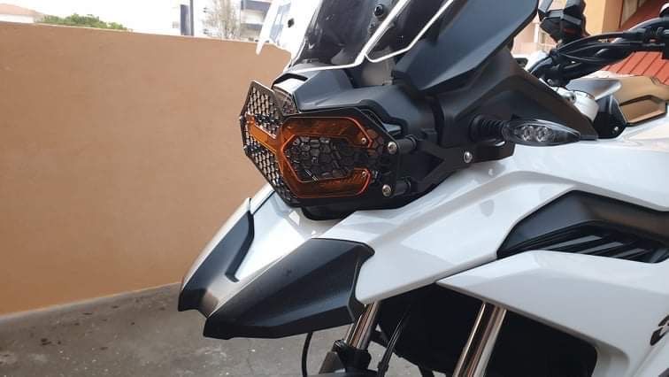 Grelha de proteção farol frontal BMW F750GS F850GS