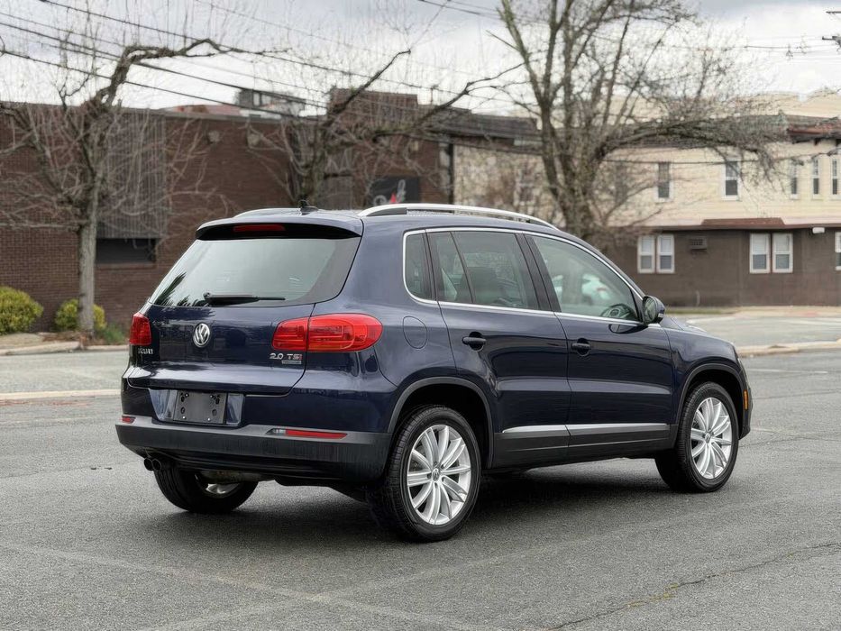 Volkswagen Tiguan 2.0      2014