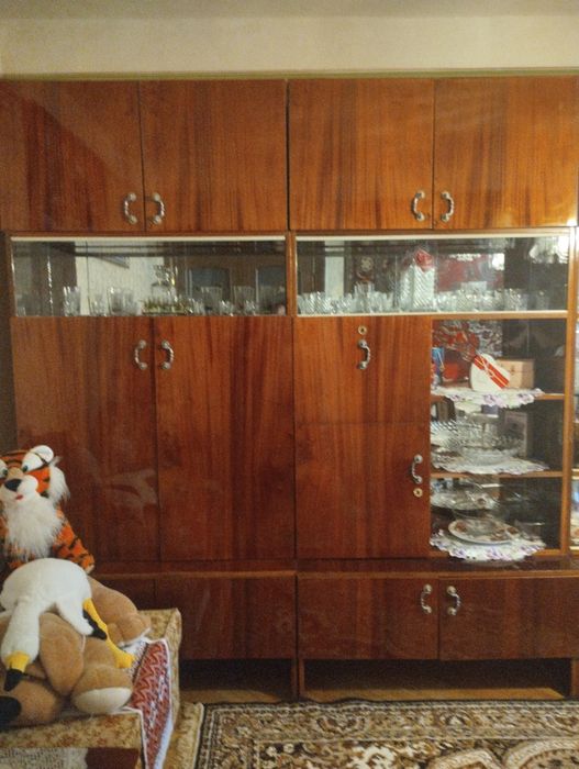 Продам стенку у вітальню