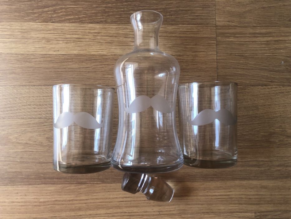 Декантер + 2 бокала. Подарочный набор.