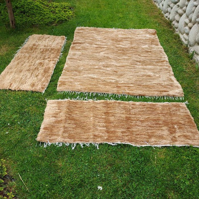 Komplet Narzut Miodowy Dywany Skóra Owcza Naturalna Tkana Brąz Jasny