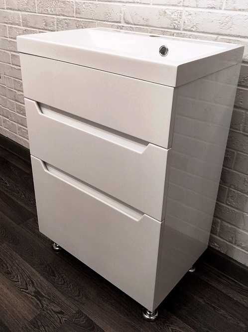 Прямоугольный умывальник в комплекте с тумбой. Новый комплект в ванну.