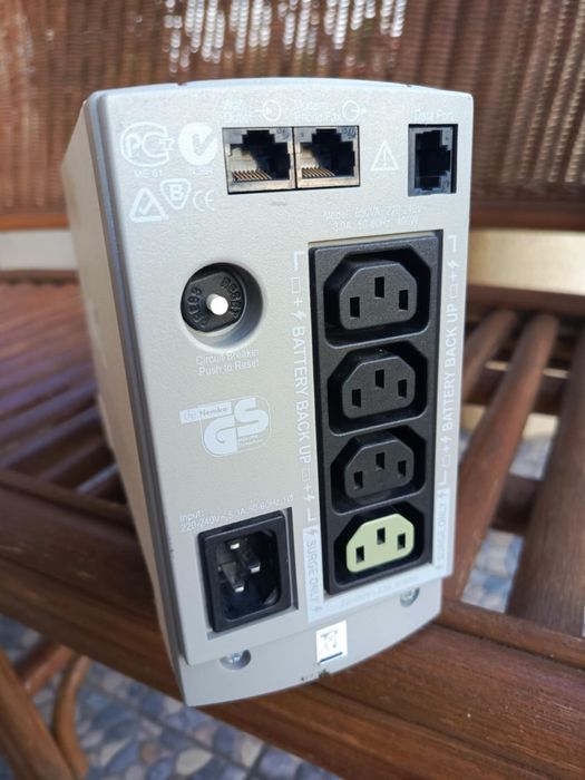 UPS APC 650 zasilacz awaryjny