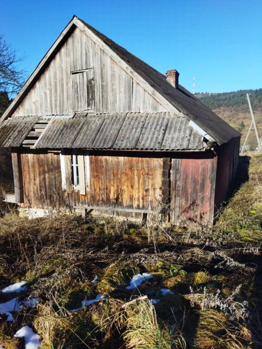 Продається будинок із земельною ділянкою