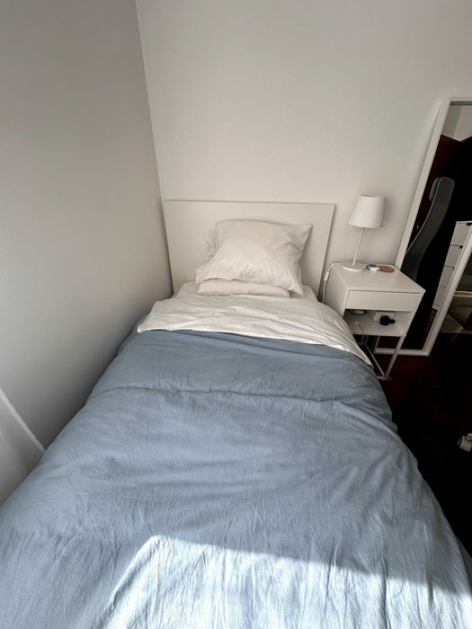 Cama de solteiro MALM IKEA com colchão