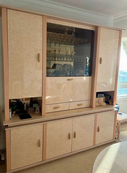 Conjunto Sala: Mesa + 6x Cadeiras + Cristaleira + Aparador