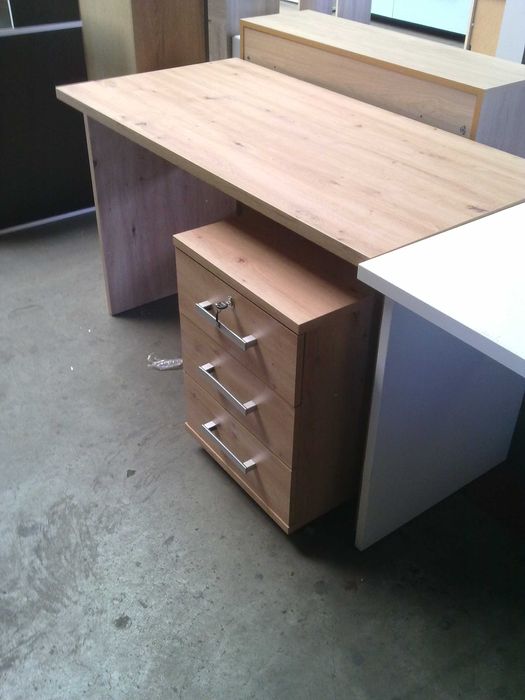 Biurko z kontenerkiem (dąb artisan) Nowe