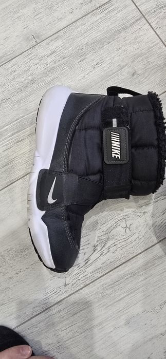 Продам сопожки Nike