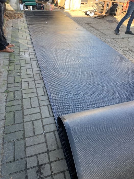 Wykładzina podłoga gumowa do busa poskrom boxu na pakie pod basen