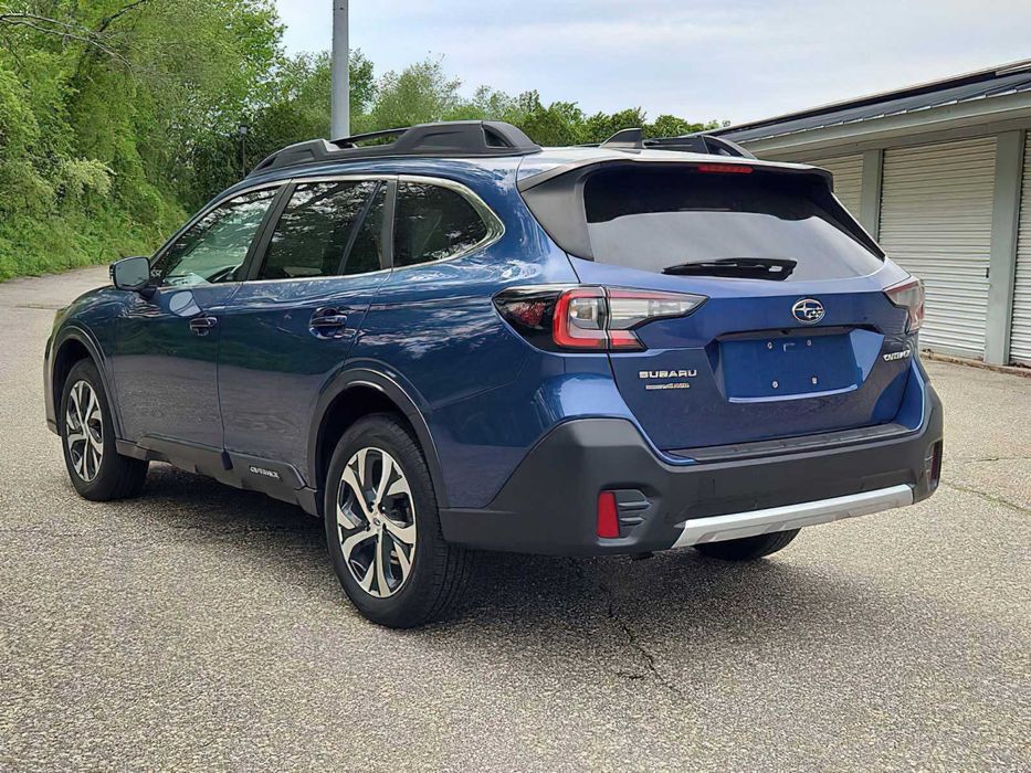 Subaru Outback Limited      2022