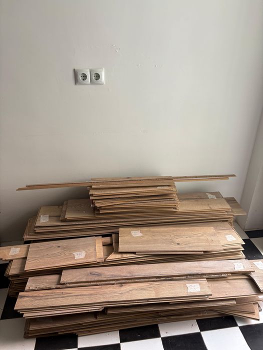 Tábuas Pavimento Flutuante Laminado intenso 10mm usado
