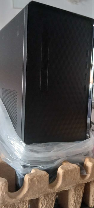 Desktop HP NOVO com teclado e rato incluídos
