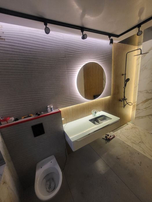 Płytkarz, glazurnik. Układanie płytek.  Remont łazienki.