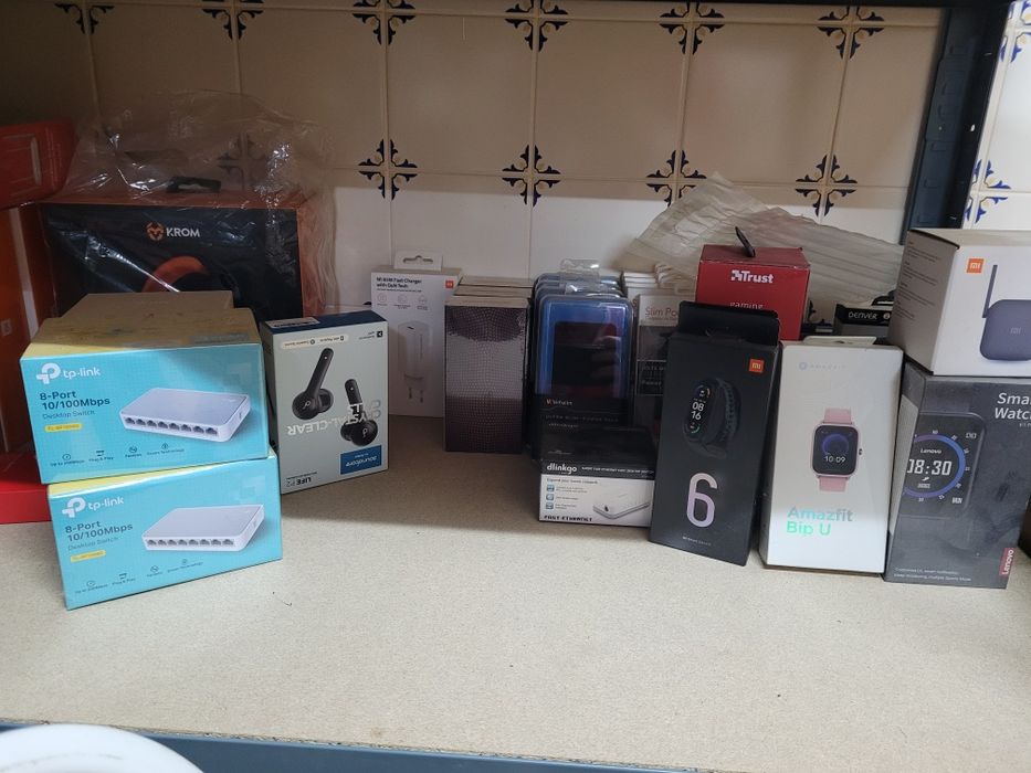 Vendo stock tecnologia e informática.