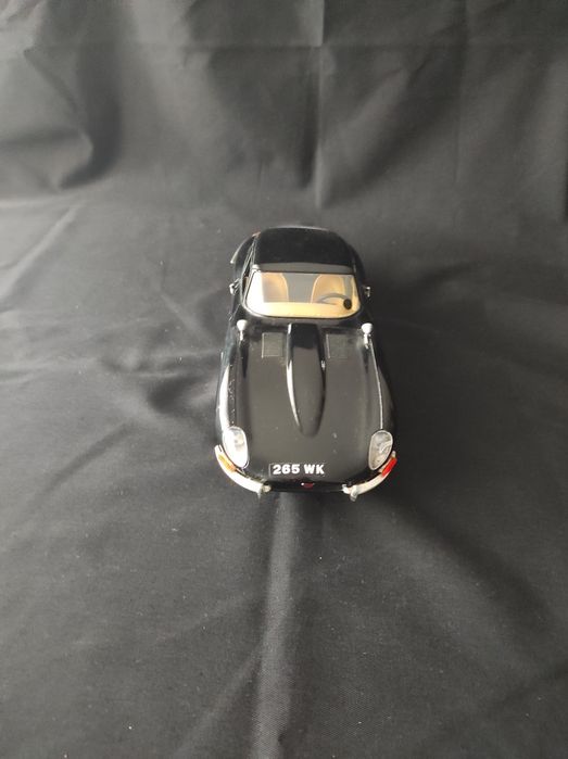 Miniatura Jaguar E