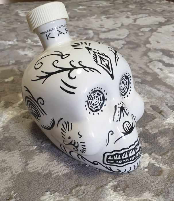 Текіла KAH пляшка череп 0,7 л