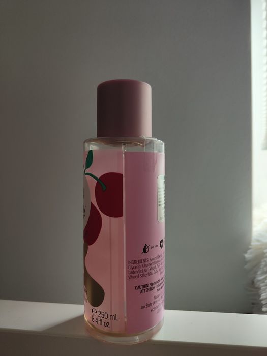 Mgiełka Victoria's Secret Wild Cherry