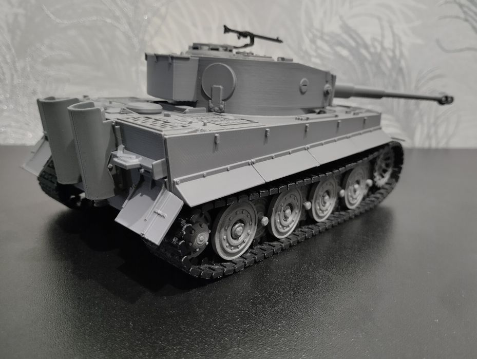 Модель танку Panzerkampfwagen VI Tiger Ausf. E версія 2 у масштабі 1:35.