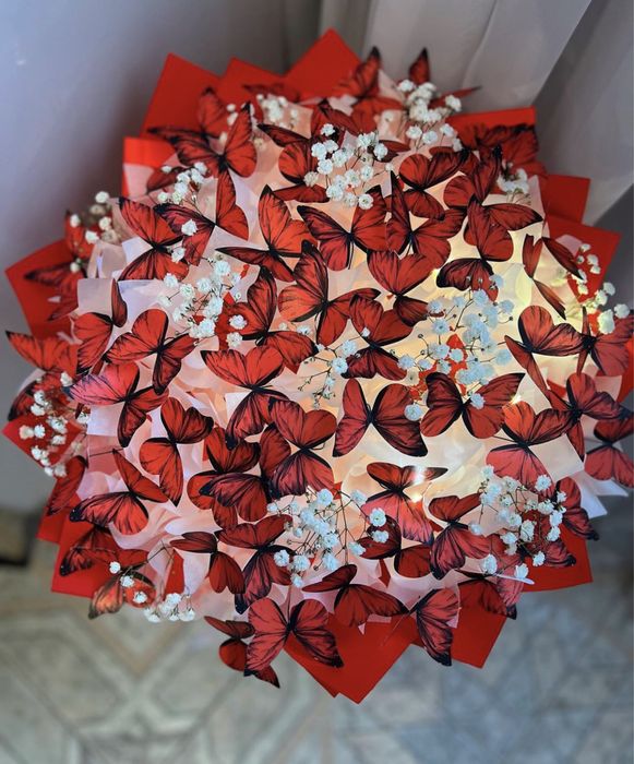 Букет с бабочек сердечек