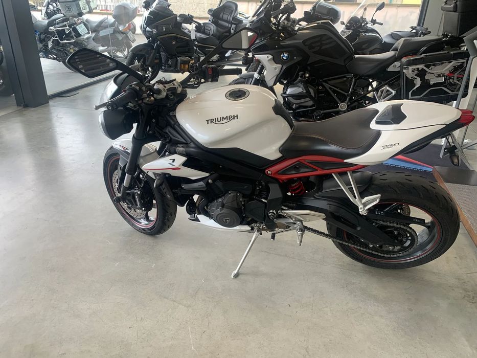 Triumph Speed Triple STREET TRIPLE 765