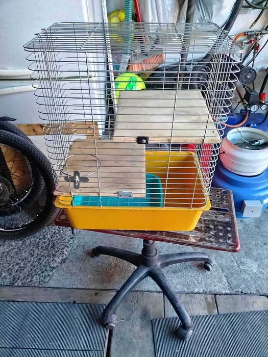 Продам велику клітку для гризунів