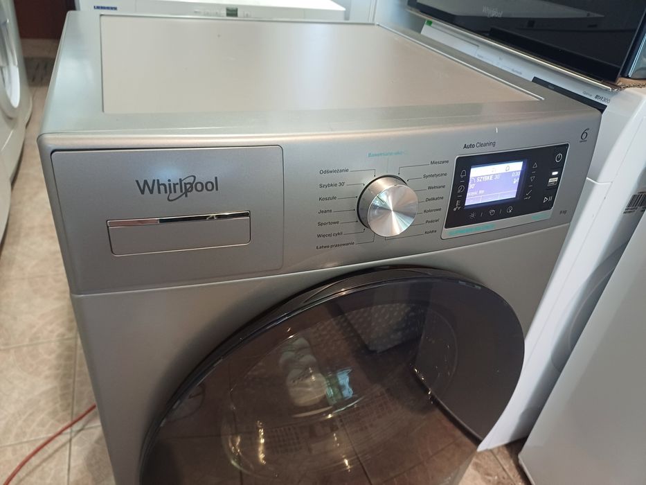 Kondensacyjna suszarka do ubrań Whirlpool z pompą ciepła 9 kg