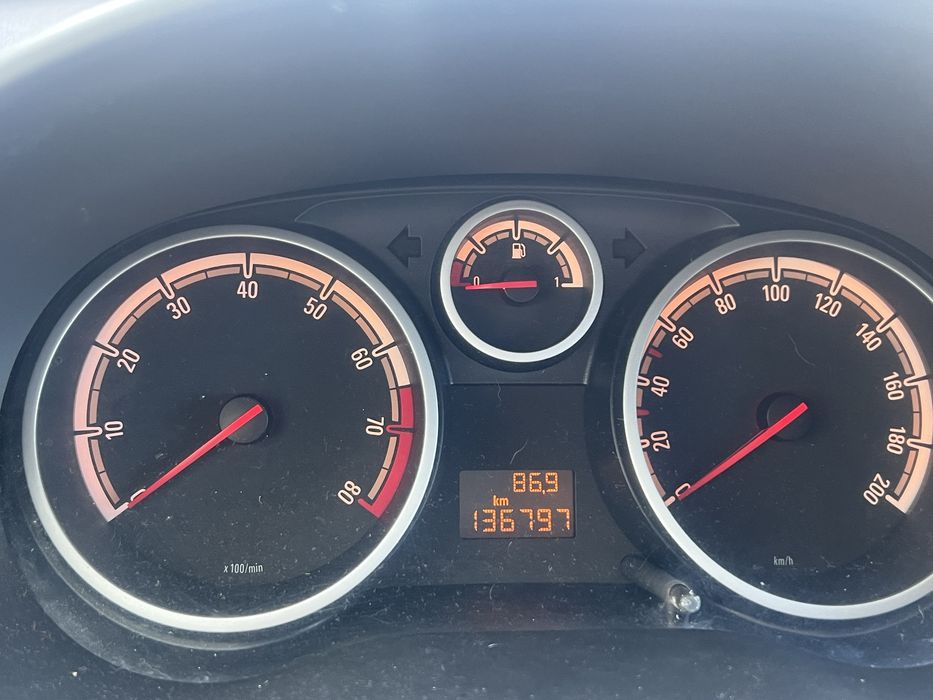 Opel Corsa 2009 Gasolina 1.2  136.000 Km (Ler anuncio)
