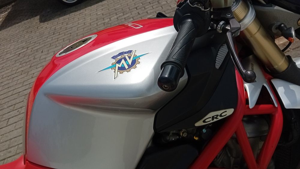 MV Agusta Brutale 910