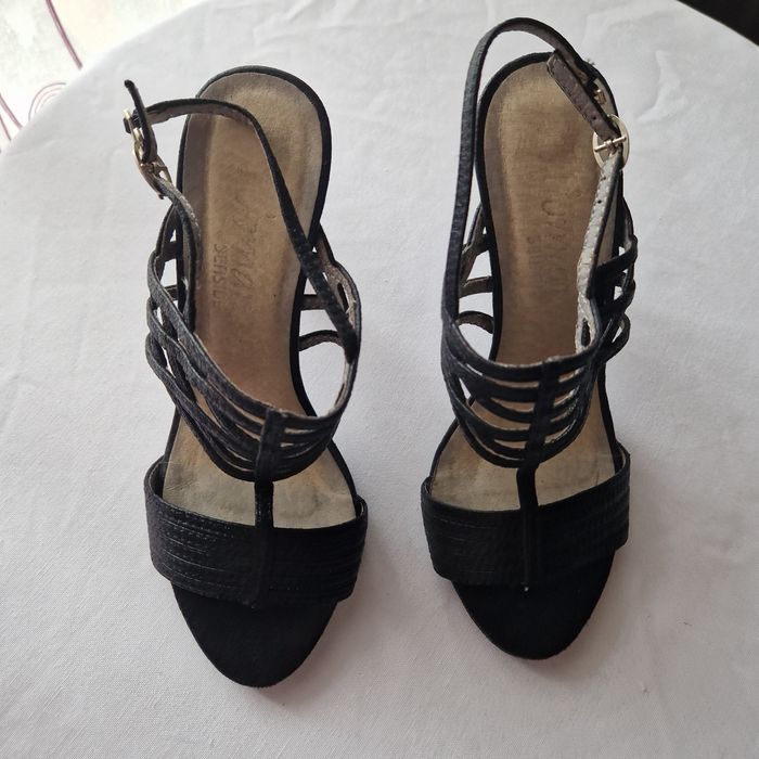 Sapatos de saltos