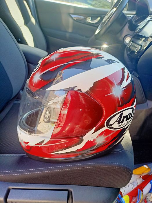 Capacete Arai (NR-3 Quart)