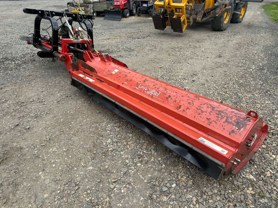 Mulczer kosiarka bijakowa kuhn muthing maschio Omarv 4m