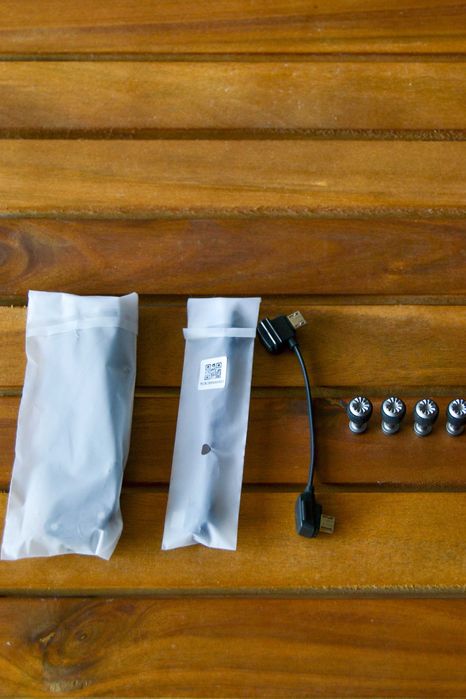 DJI Mavic 2 Zoom Drone (4K - Flight Time: Up to 30 Minutes - Black) with Remote Controller64176784402691122