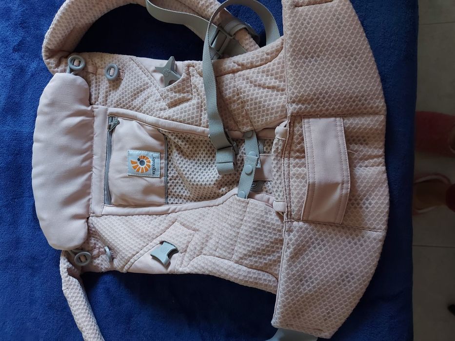 Ergo Baby ALMOST NEW433440770051297281