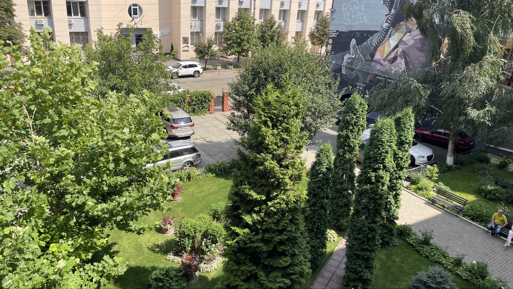 Оренда офісу 125 кв.м,4 каб.,по вул.Межигірській біля метро на Подолі