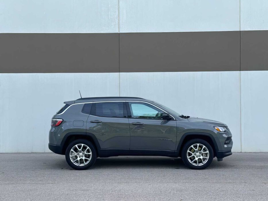 Jeep Compass      2023