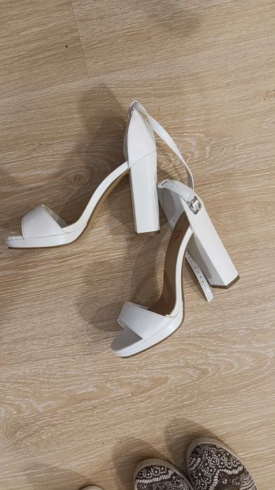 Босоніжки нові 41 розмір