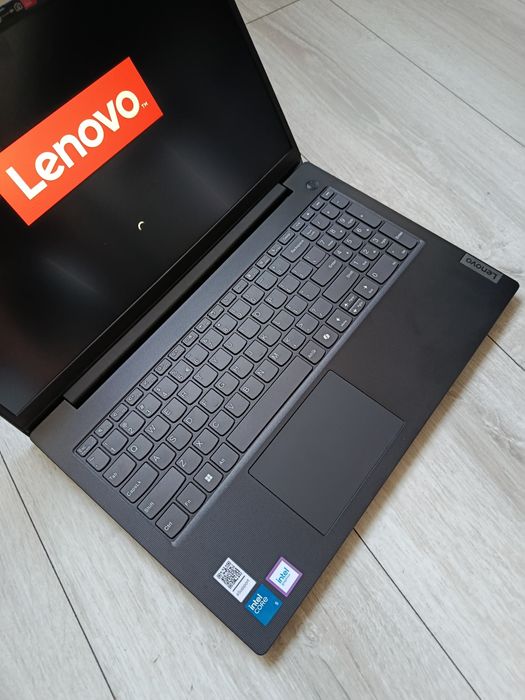 Laptop Lenovo V15 G4 IRU i5 / 16GB RAM / 512GB SSD