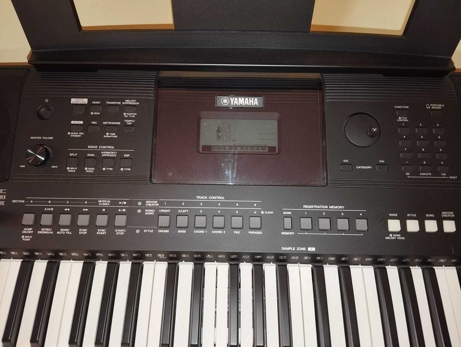 Teclado Yamaha PSR-E463