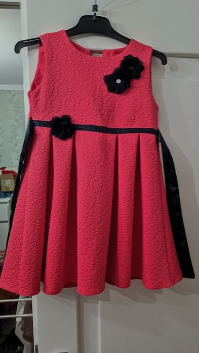 Sukienka malinowa  116