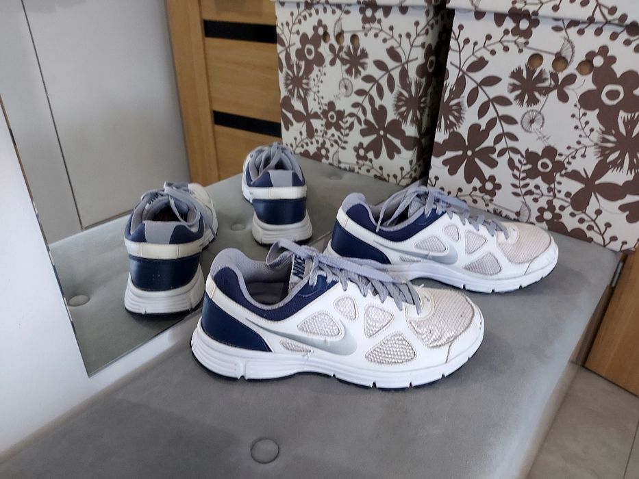 Buty sportowe adidasy roz 43 Nike Revolution