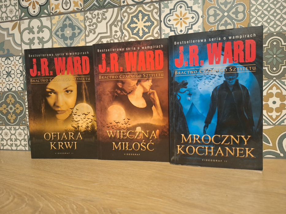 Książki z serii Bractwo Czarnego Sztyletu