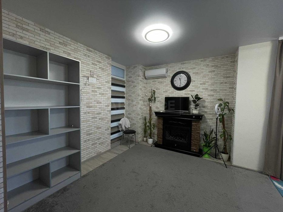 Цікава 3кімнатна квартира в низькоповерховому будинку