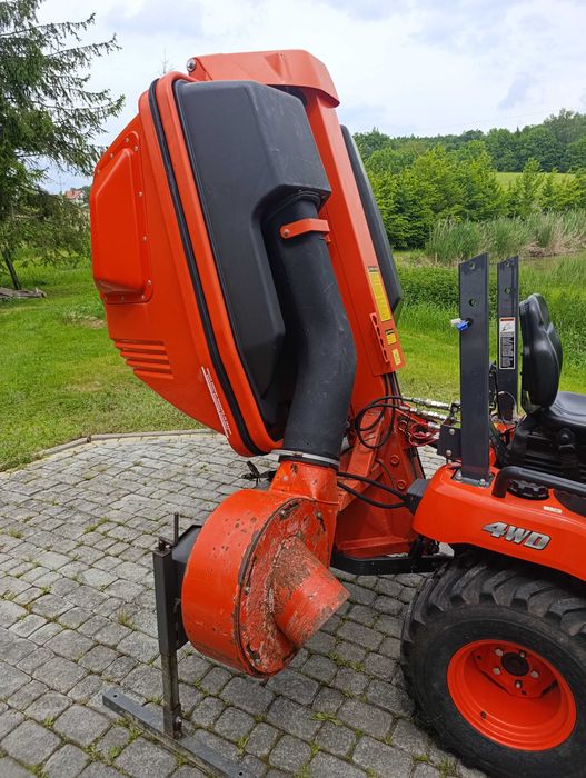 KUBOTA GCD 750 kosz na trawę górny wysyp
